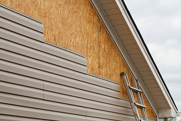 Professional Siding Inspection technician working in Garrett, PA